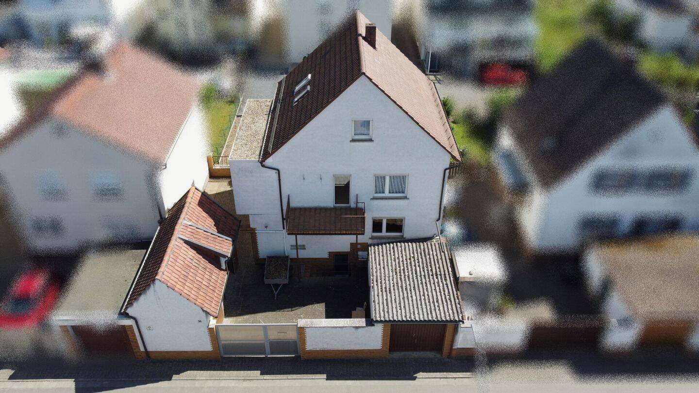 Einfamilienhaus mit Garage, Hof und Garten in Maxdorf, 67133 Maxdorf