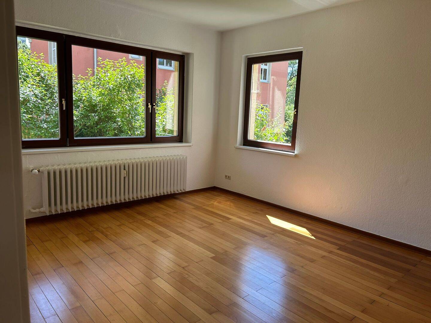 Herrliche 3 Zimmer Altbauwohnung im Westviertel mit sonnigem Garten, 7743 Jena