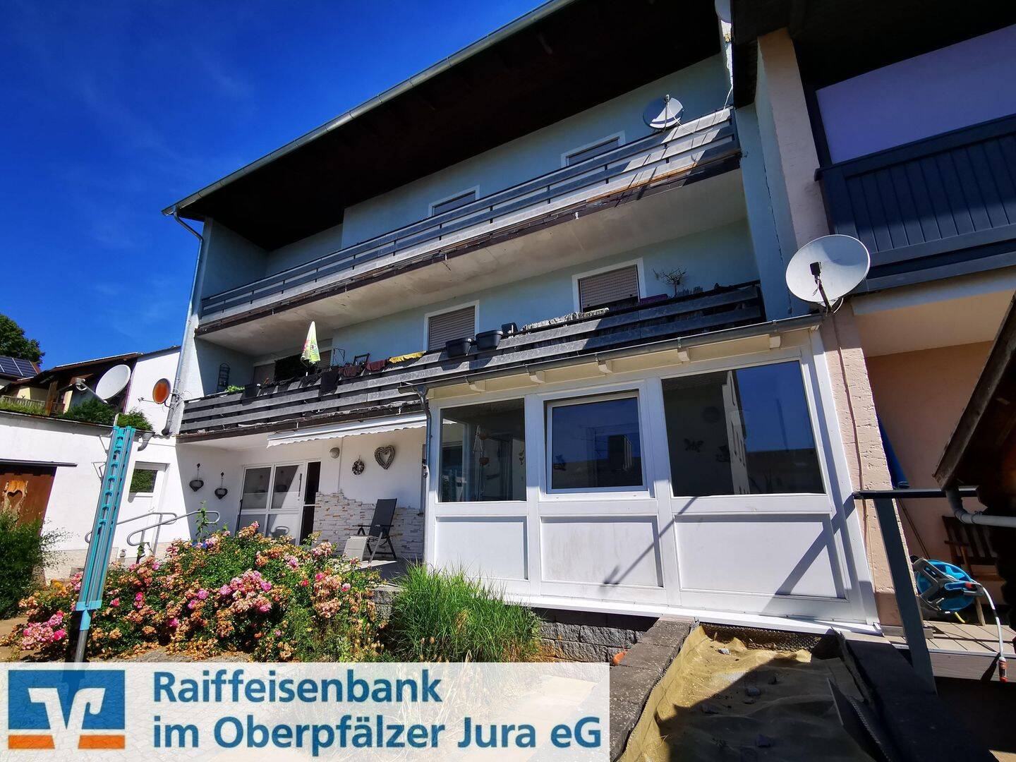 Helle 4-Zimmer-Erdgeschosswohnung mit Wintergarten, schön angelegtem Privatgarten und viel Wohnkomfort in Parsberg, 92331 Parsberg