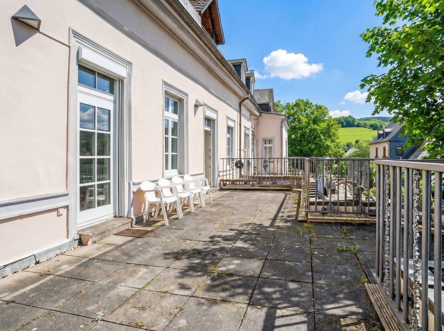 Wo Moselblicke den Alltag verschönern – Historisches Wohn- und Geschäftshaus in bester Lage von Zell, 56856 Zell (Mosel)