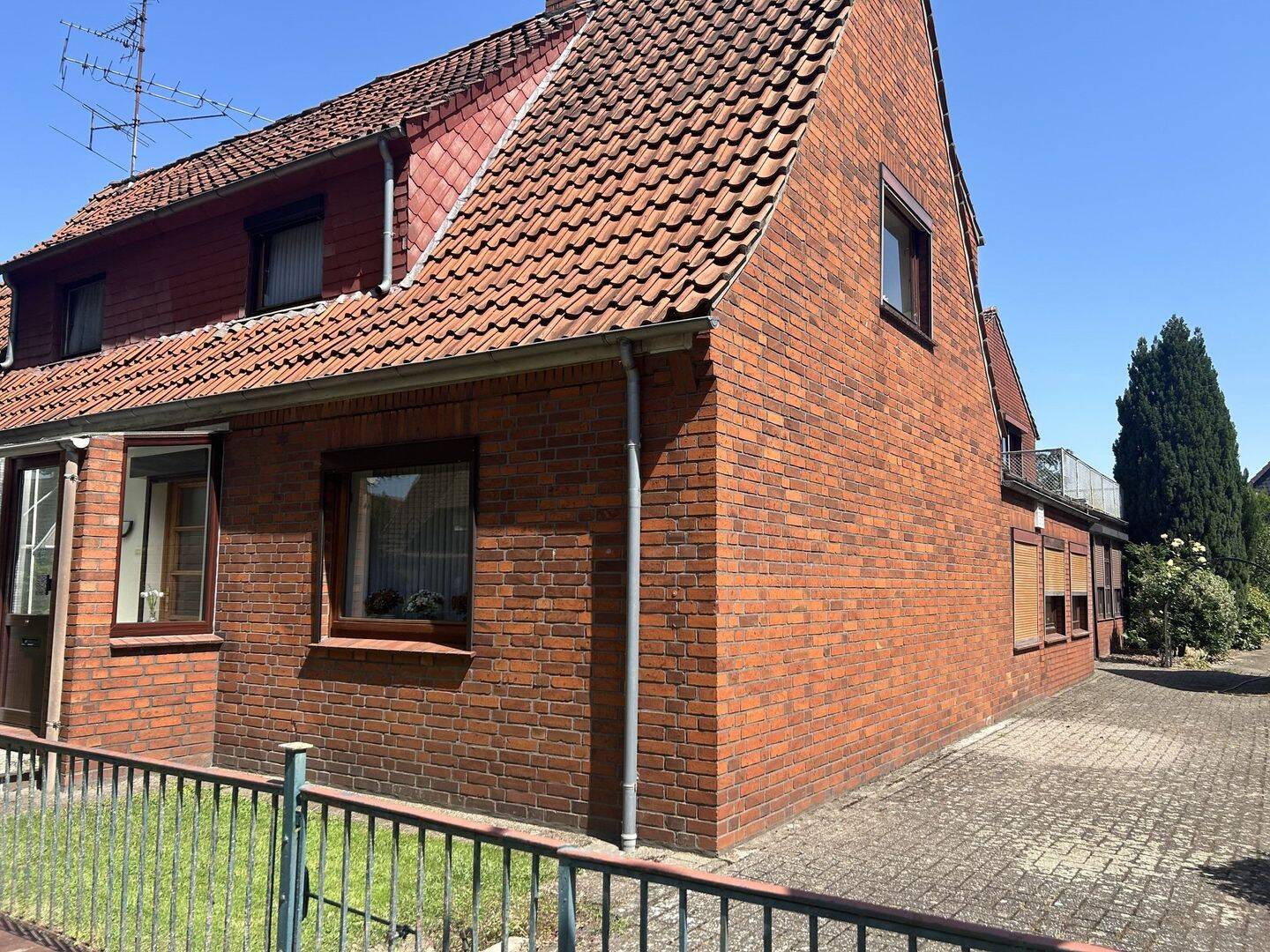 Sanierungsbedürftiges Haus sucht Familie, 28277 Bremen (Kattenesch Kattenturm)