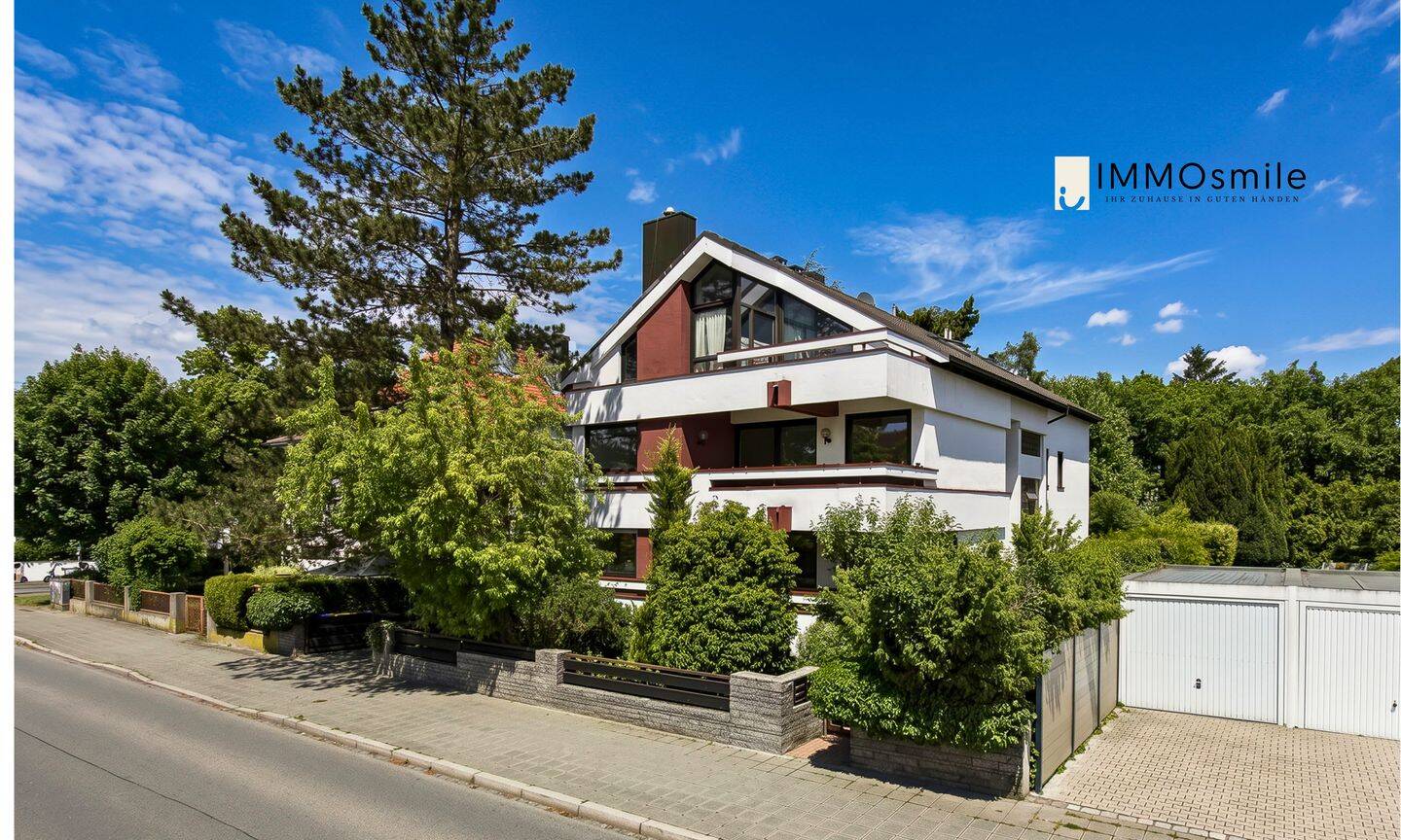 Wohnen am Valznerweiher: Sanierungsbedürftige 4-Zimmer-Wohnung mit sonnigem Südwestbalkon, 90480 Nürnberg (Gleißhammer Mögeldorf Tiergarten Weichselgarten Zerzabelshof)