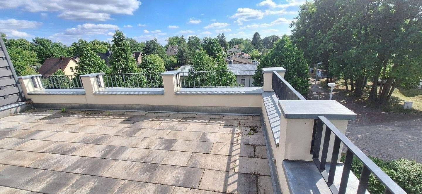 Wie im Haus | Wohnen auf 2 Ebenen | große SÜD-Terrasse | tolle Einbauküche | Stellplatz | Parkett, 15566 Schöneiche bei Berlin