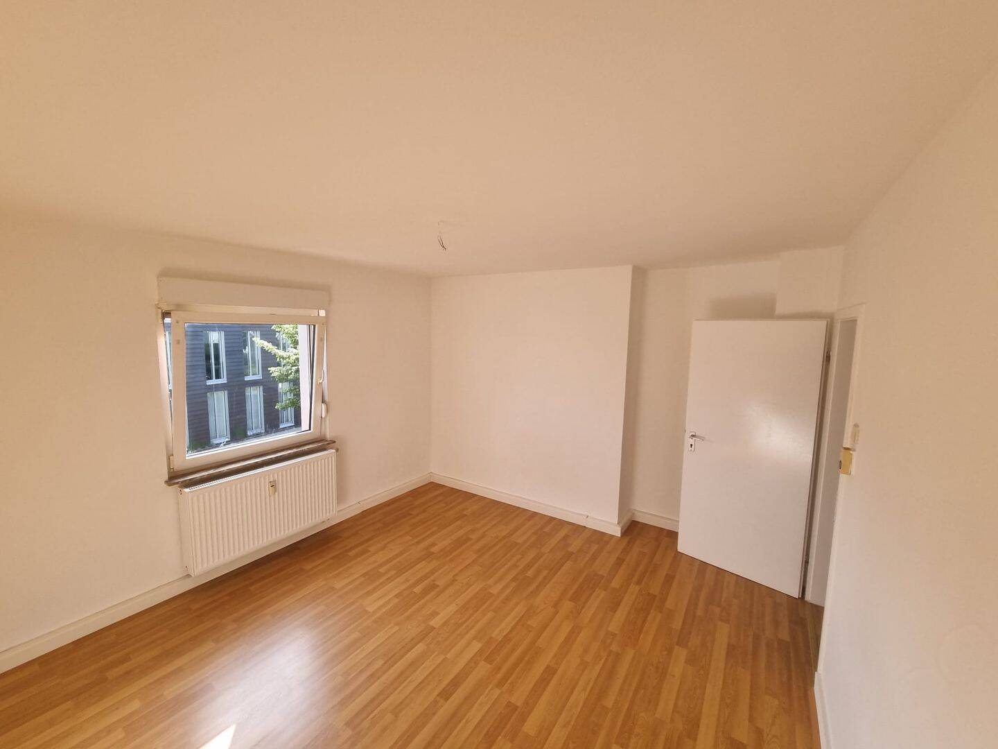 Neu renovierte 2-Zimmer-Wohnung im 1. Obergeschoss eines gepflegten Mehrfamilienhauses, 58553 Halver
