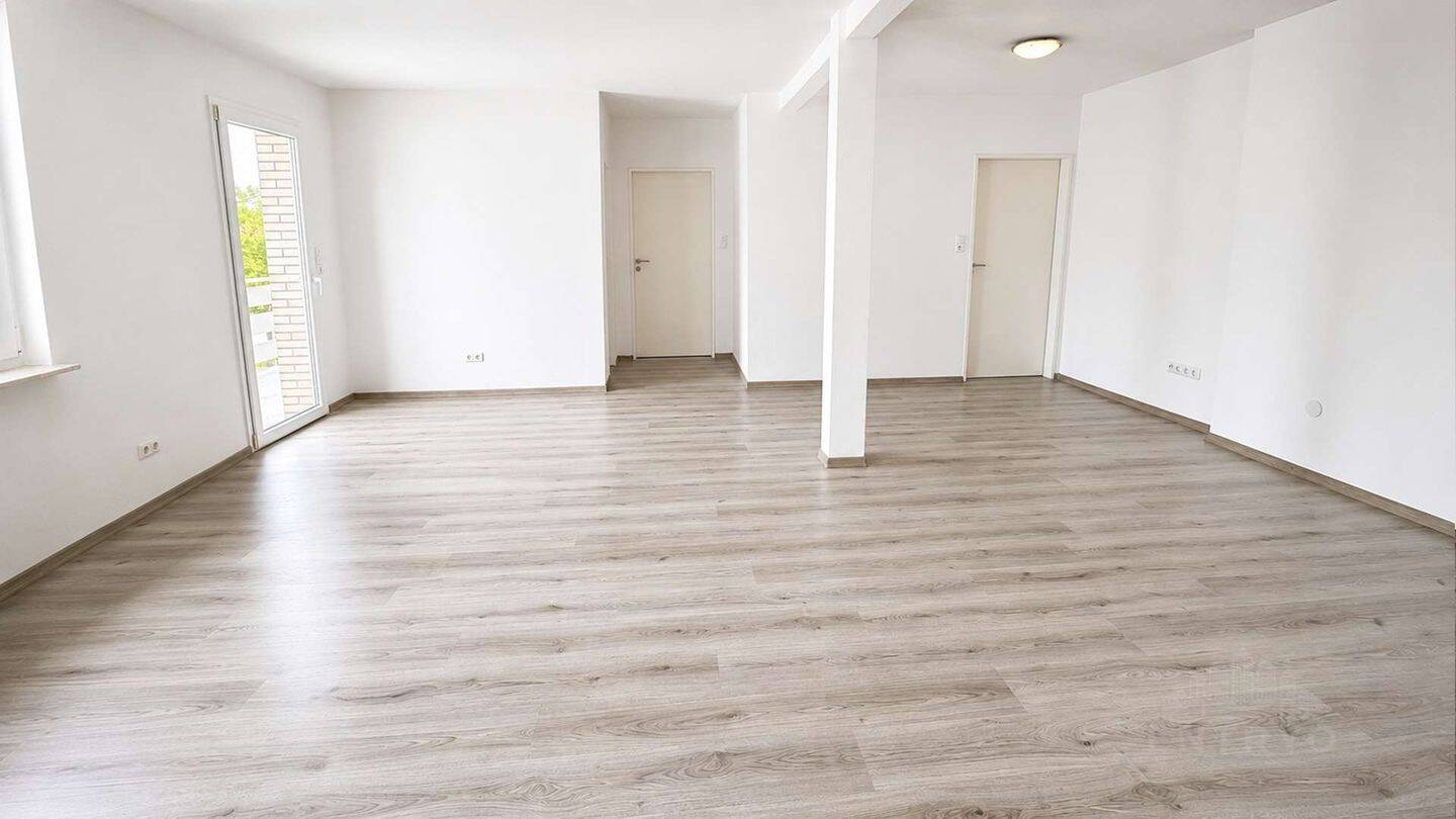 Helle 2-Zimmer-Wohnung mit Balkon & Gäste-WC in zentraler Lage von Friedeburg, 26446 Friedeburg