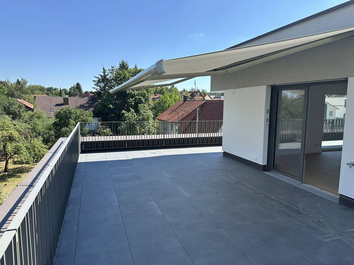 Arbeiten in Ul oder S, wohnen in traumhafter Penthouswohnung im Grünen und dennoch zentrumsnah in Laichingen, 89150 Laichingen