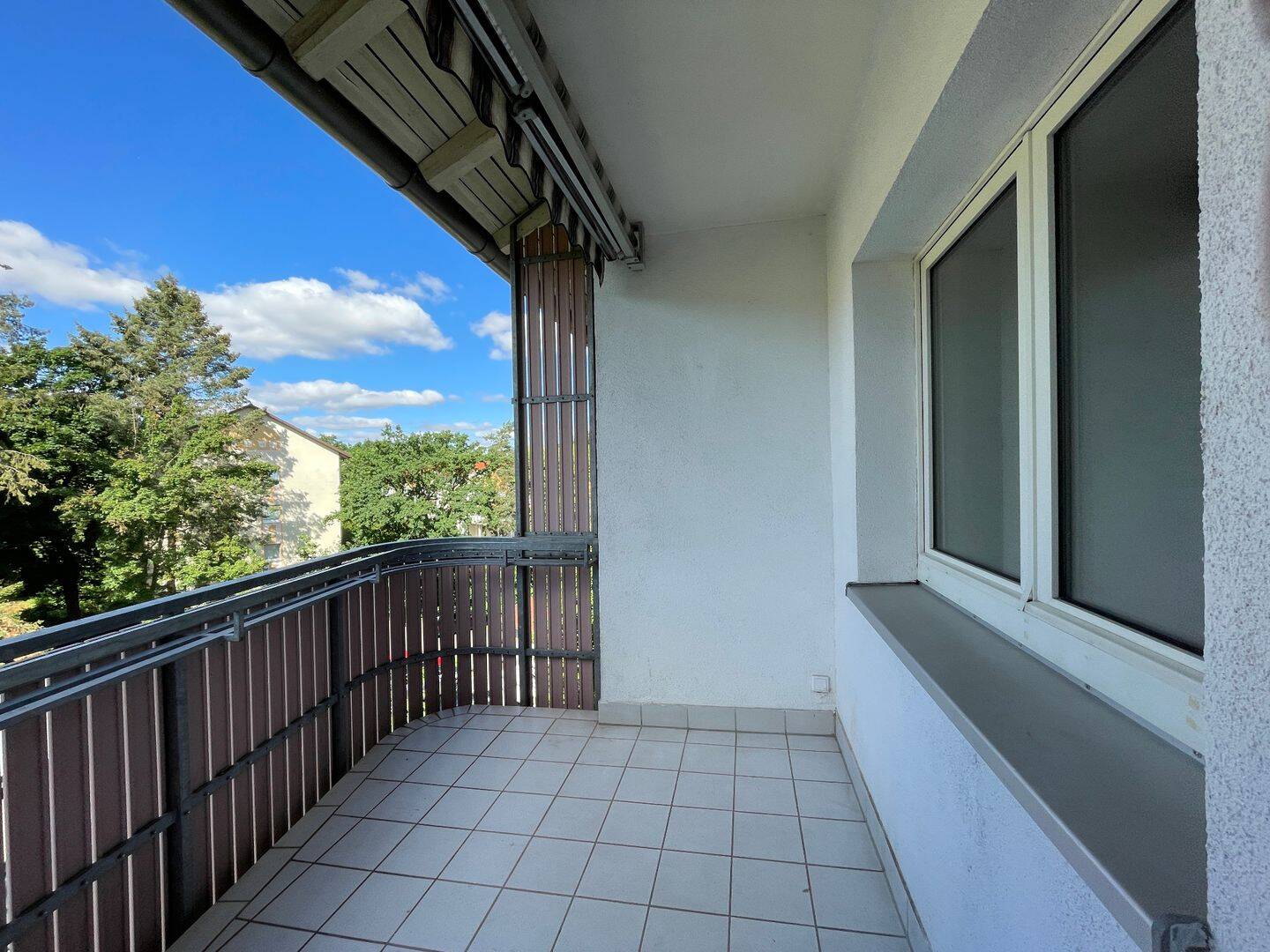 Schöne 4 Zimmer-Wohnung mit Einbauküche!, 91058 Erlangen (Bruck Eltersdorf Erlangen-Süd Sebaldussiedlung Tennenlohe)