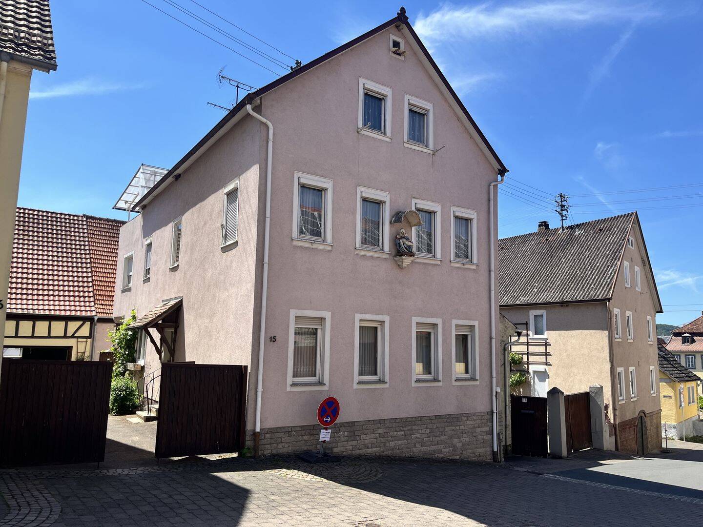 großes und gepflegtes Wohnhaus mit Nebengebäude in Distelhausen, 97941 Tauberbischofsheim