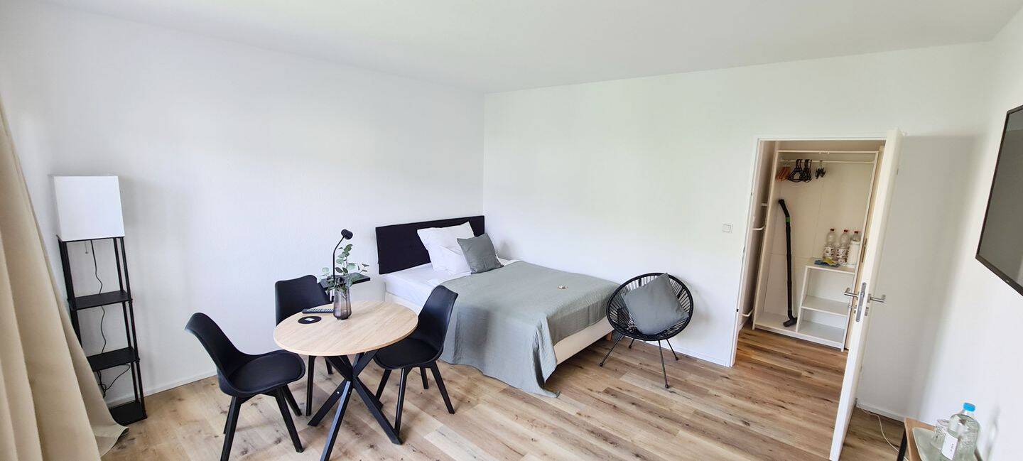 GRUNDform-Immobilien ! Lust zum Wohnen ? Großzügig – renoviert – komplett möbliert – gemütlich – Mitten im Geschehen !, 60318 Frankfurt am Main (Innenstadt Nordend-Ost Nordend-West)