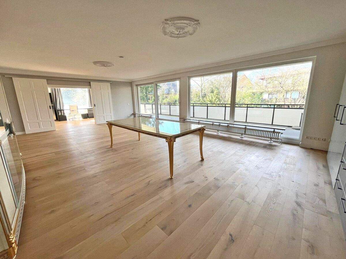 Luxuriöse Wohnkunst: Mit Loggia und TG-Stellplatz, 22043 Hamburg (Wandsbek Jenfeld Marienthal Tonndorf)