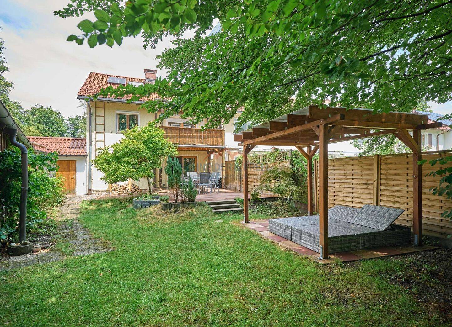 Reiheneckhaus – Zentral mit großem Garten!, 82538 Geretsried