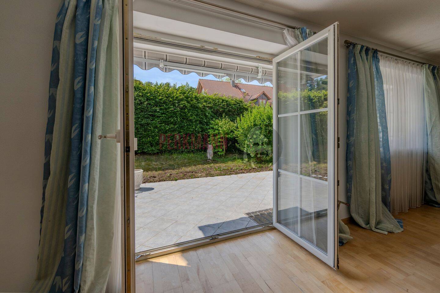 Bezugsfreie Doppelhaushälfte mit Garten und 2 Garagen + Stellplätze in familienfreundlicher Umgebung, 84559 Kraiburg a. Inn