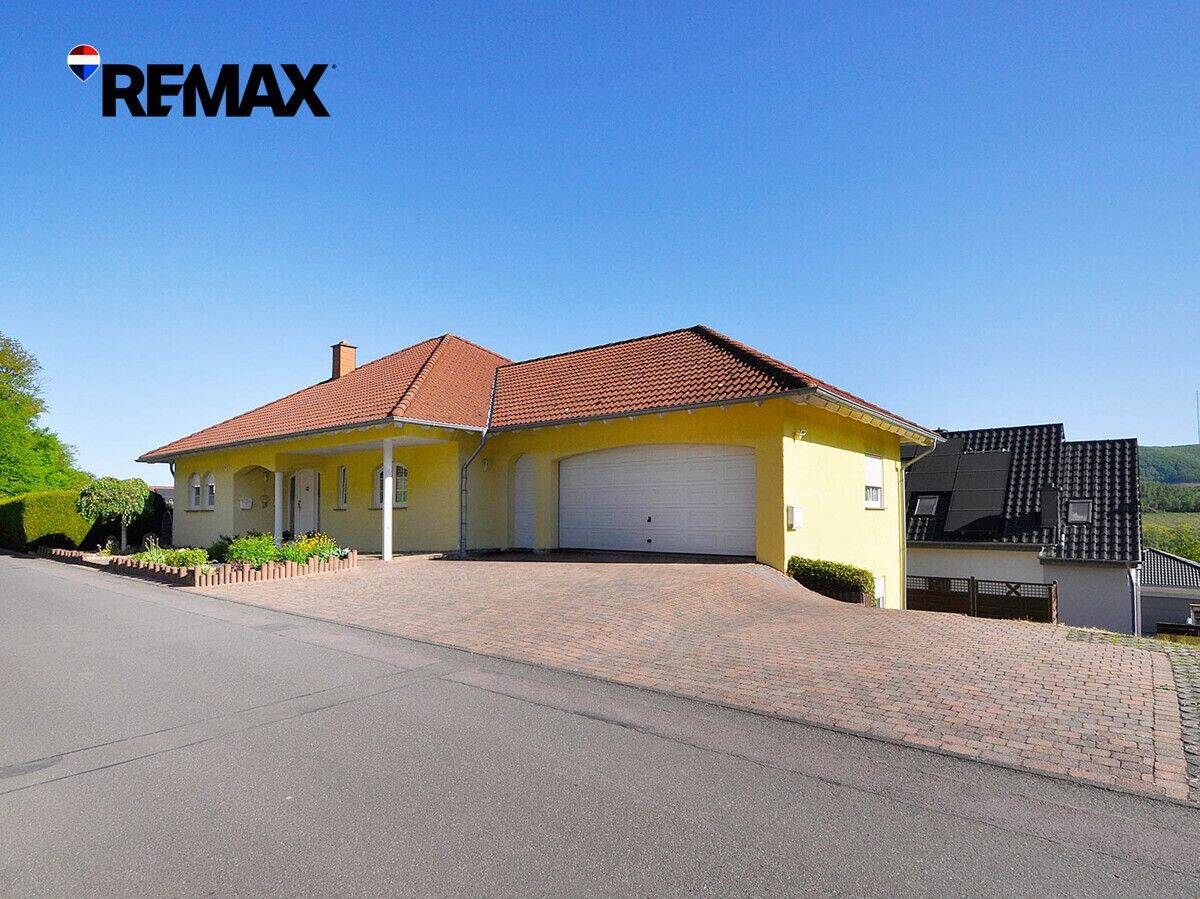 Ankommen und wohlfühlen – helle Wohnung mit Terrasse und moderner Raumaufteilung, 54451 Irsch