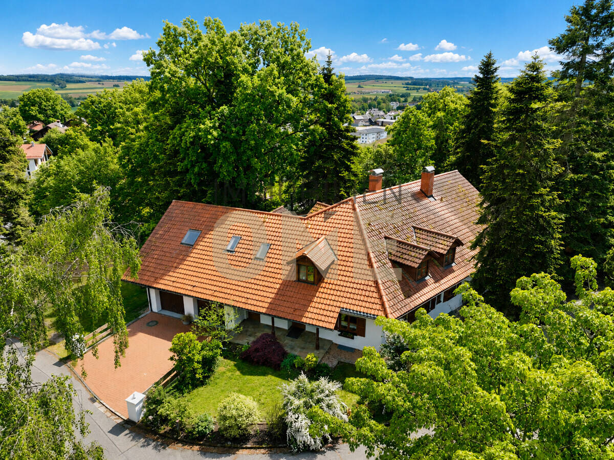 Stilvolle Landhausvilla mit separater Einliegerwohnung und Weitblick, 84066 Mallersdorf-Pfaffenberg