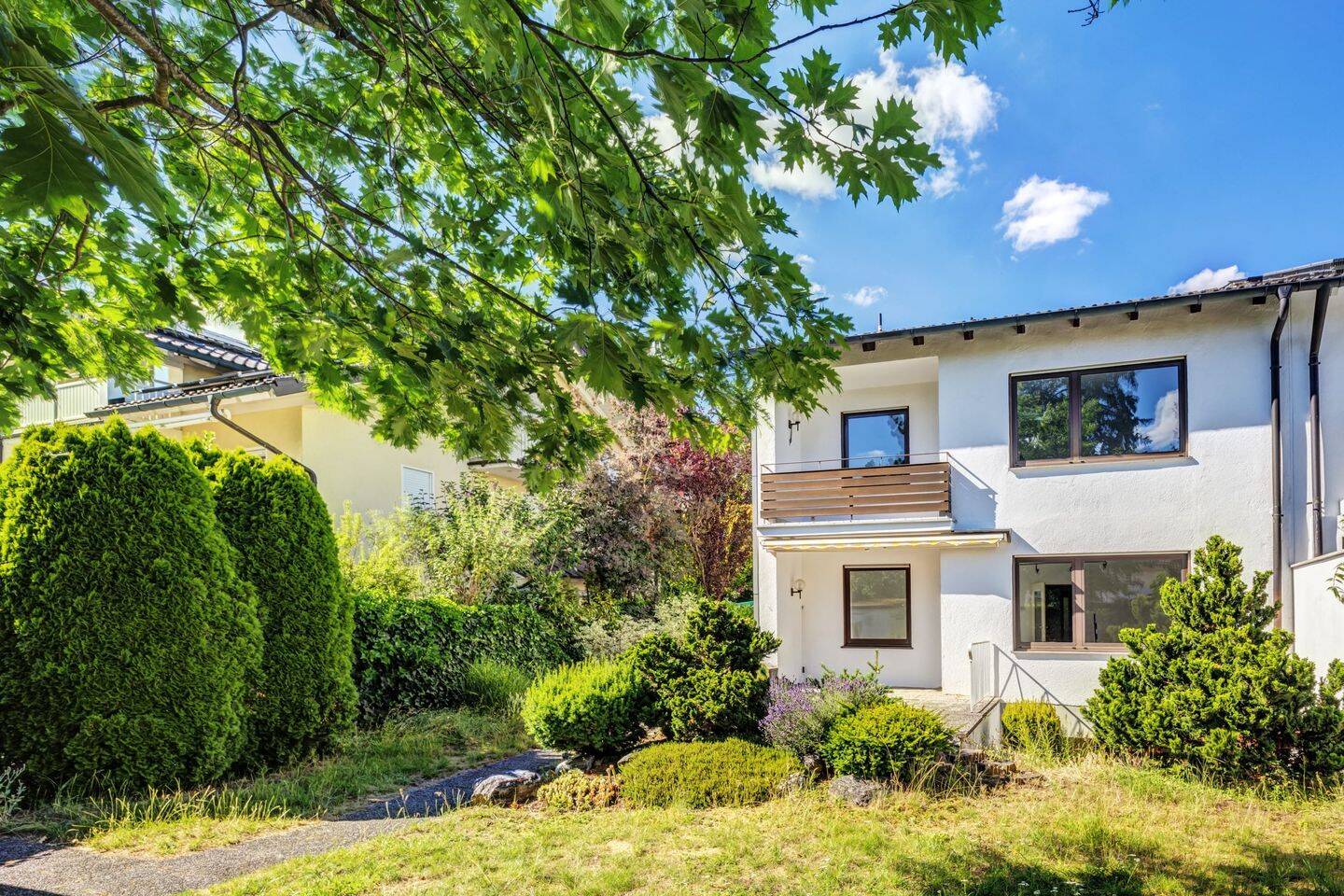 Familienfreundlich wohnen in Ottobrunn – Doppelhaushälfte mit Garten und sechs Zimmern, 85521 Ottobrunn