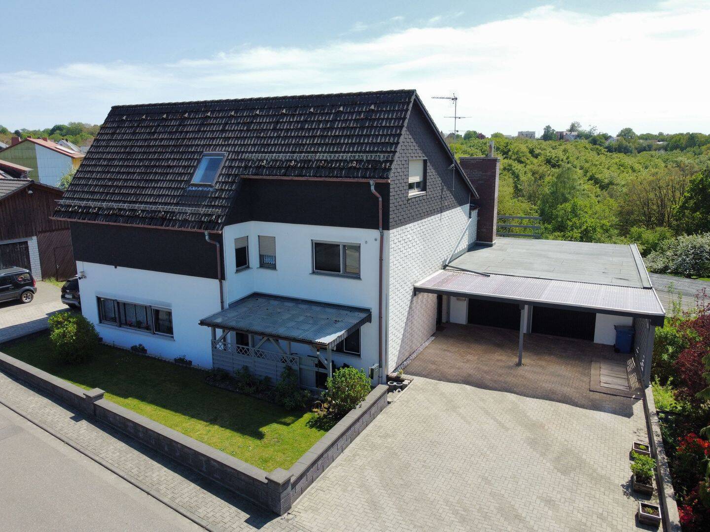 Großzügiges Einfamilienhaus mit Einliegerwohnung und traumhaftem Weitblick!, 67718 Schmalenberg