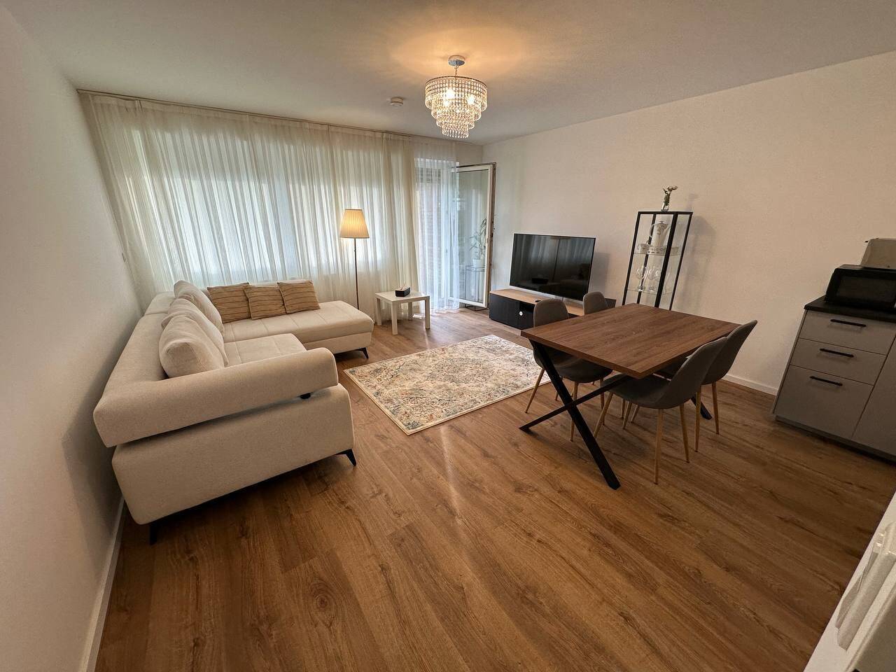 54 m² Fully Furnished & Renovated Apartment with Balcony | Near Lörick | WiFi & Electricity Included, 40549 Düsseldorf (Heerdt Oberkassel)