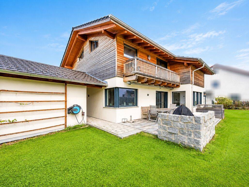 Exklusives Einfamilienhaus mit Wellnessbereich und Weitblick – Wohnen auf höchstem Niveau, 83404 Ainring