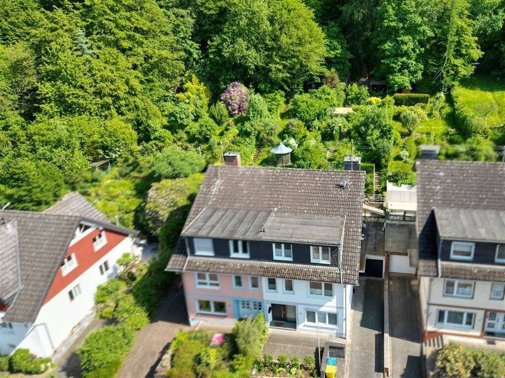 Top gepflegte Doppelhaushälfte in gefragter Lage von Remagen mit Einliegerwohnung, 53424 Remagen