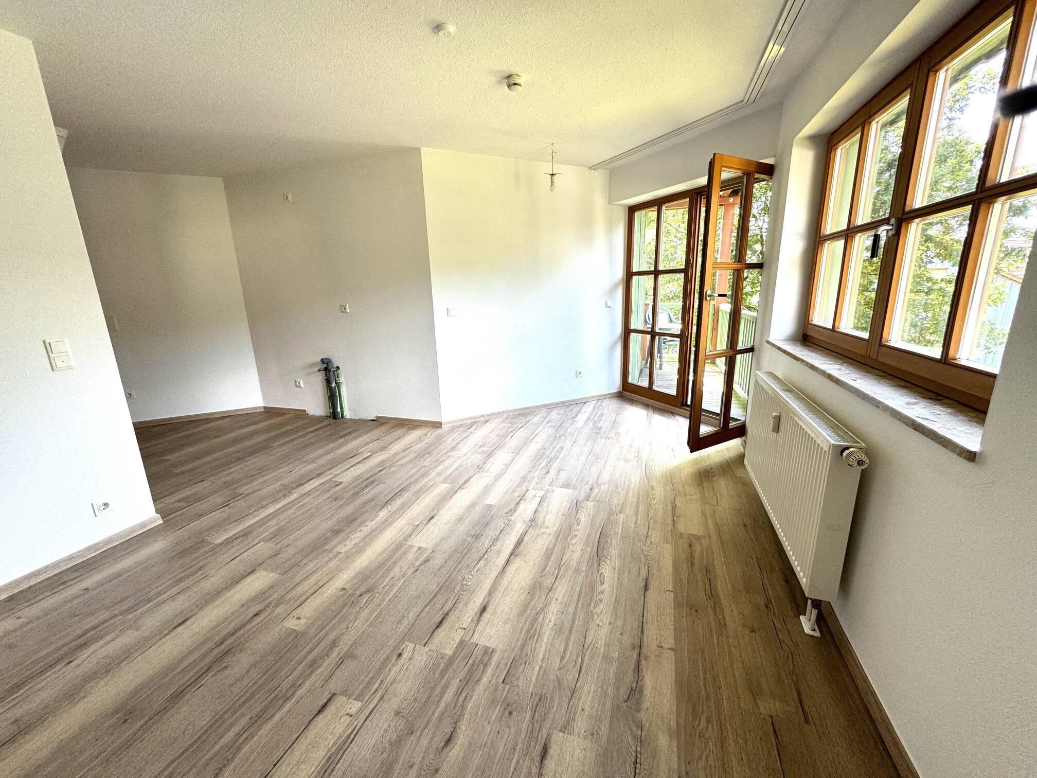 1-Zi-Whg. mit Balkon komplett saniert in Hillstett am Eixendorfer See, 92444 Rötz