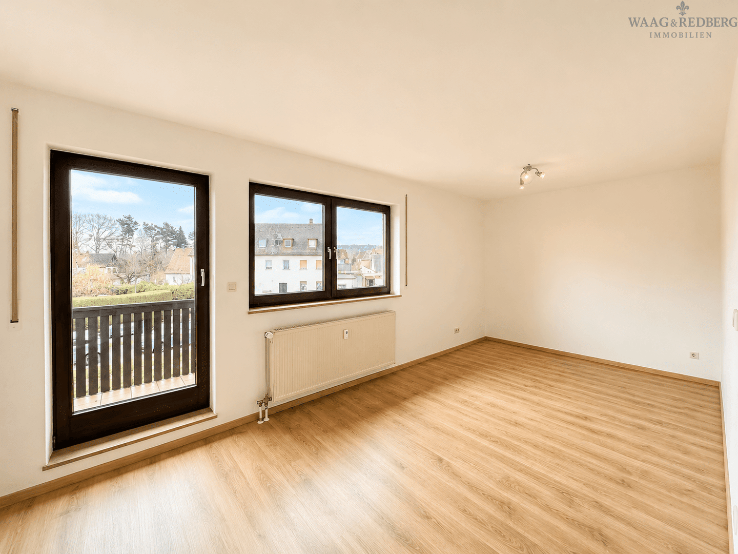 Provisionsfrei: Modernisierte 3-Zimmer-Wohnung mit zwei Balkonen und Kachelofen, 90453 Nürnberg