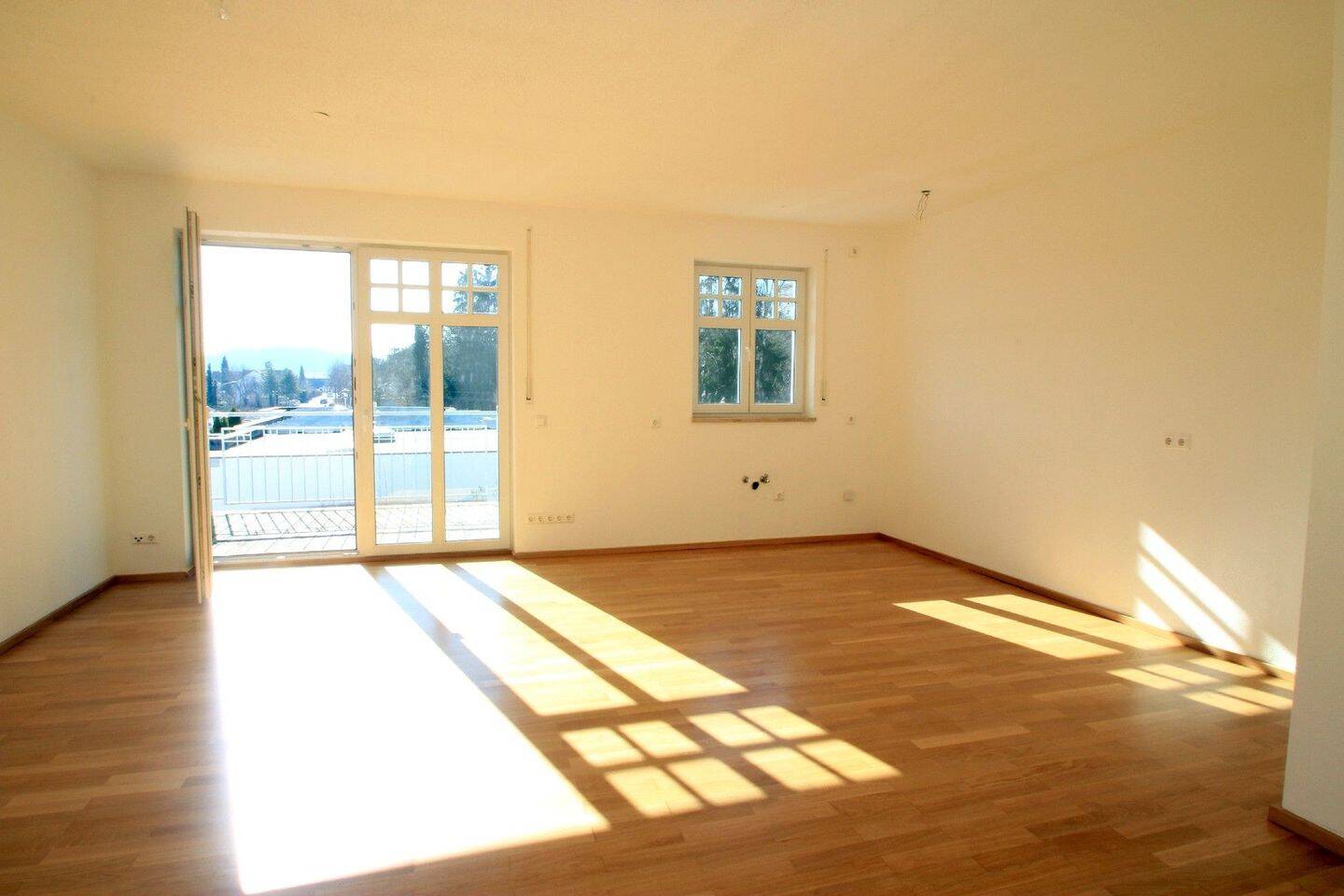 Schöner Wohnen – 3-Zimmerwohnung mit XXL-Balkon, 86381 Krumbach (Schwaben)
