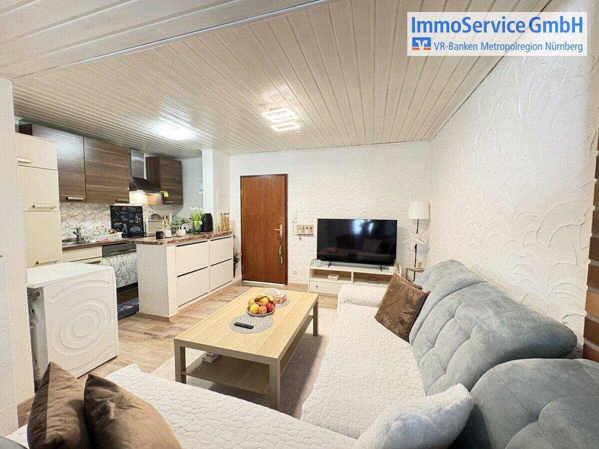 Citynah & vermietet – Attraktive 2-Zimmer-Wohnung mit Außenstellplatz, 90763 Fürth (Südstadt Weikershof)
