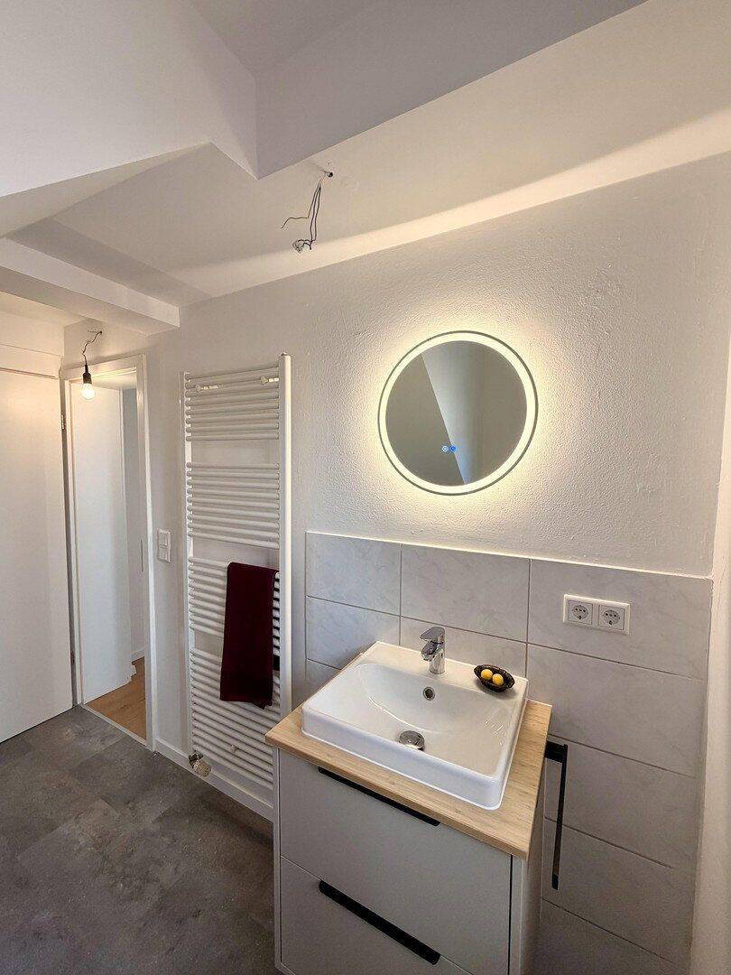 Exklusive 2-Zimmer-Wohnung, Erstbezug nach Sanierung mit Küche und Geräten, 90762 Fürth (Innenstadt)