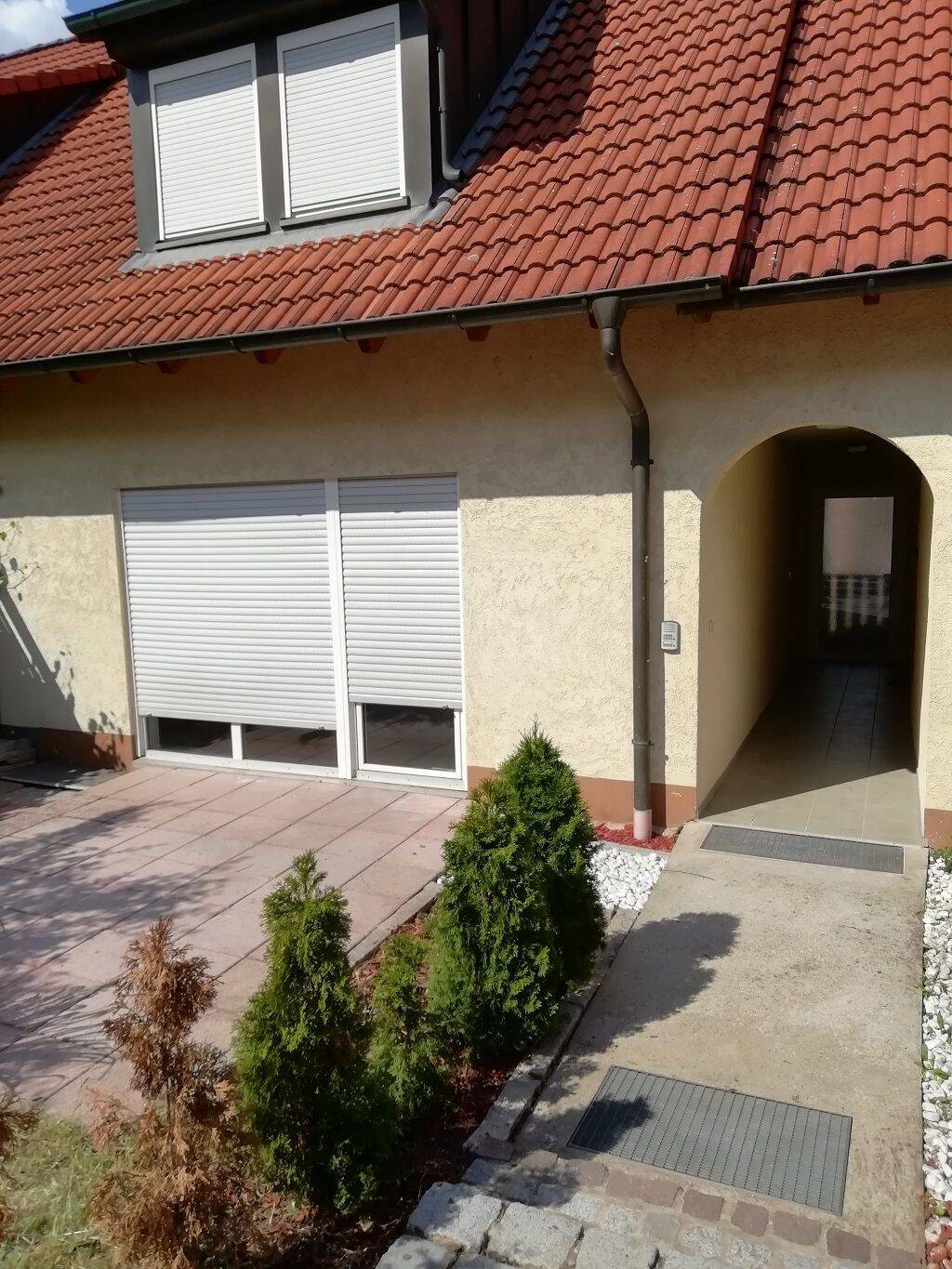 “Hier bekommen Sie noch etwas für Ihr Geld”! Gepflegte DHH mit optimalen Platzangebot – sofort frei., 91452 Wilhermsdorf