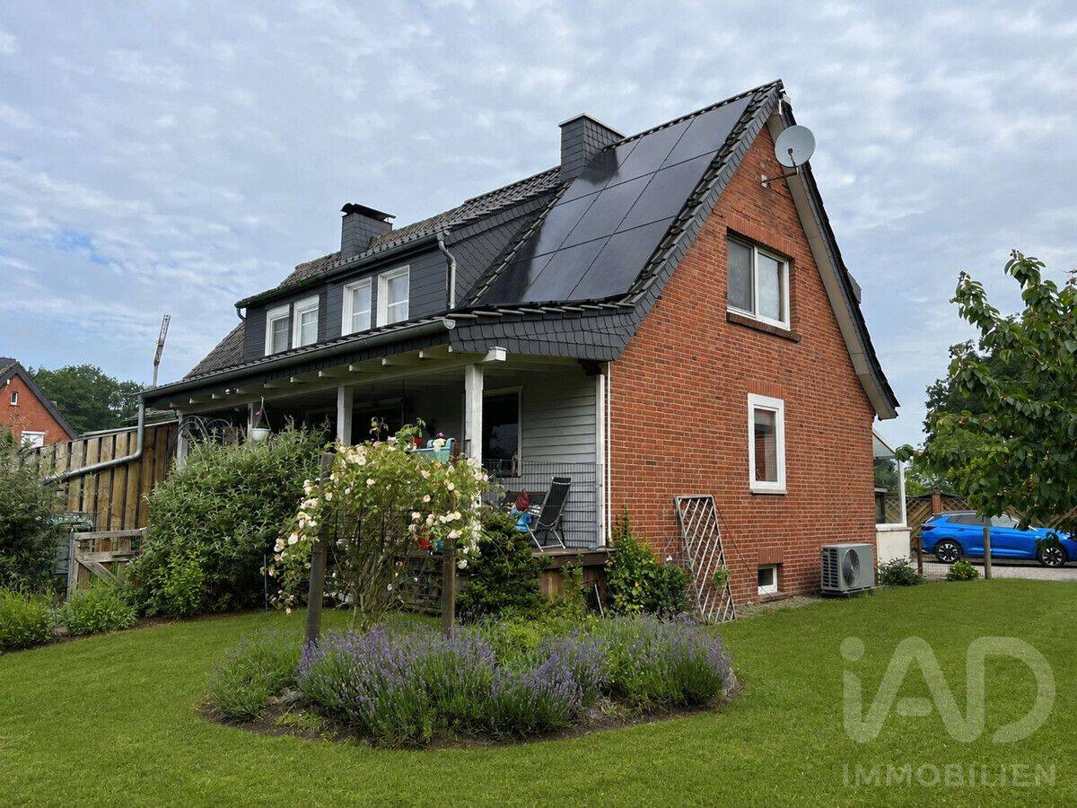 Modernisierte Doppelhaushälfte mit 1.054 m² Grundstück, Wärmepumpe & Doppelgarage, 49716 Meppen
