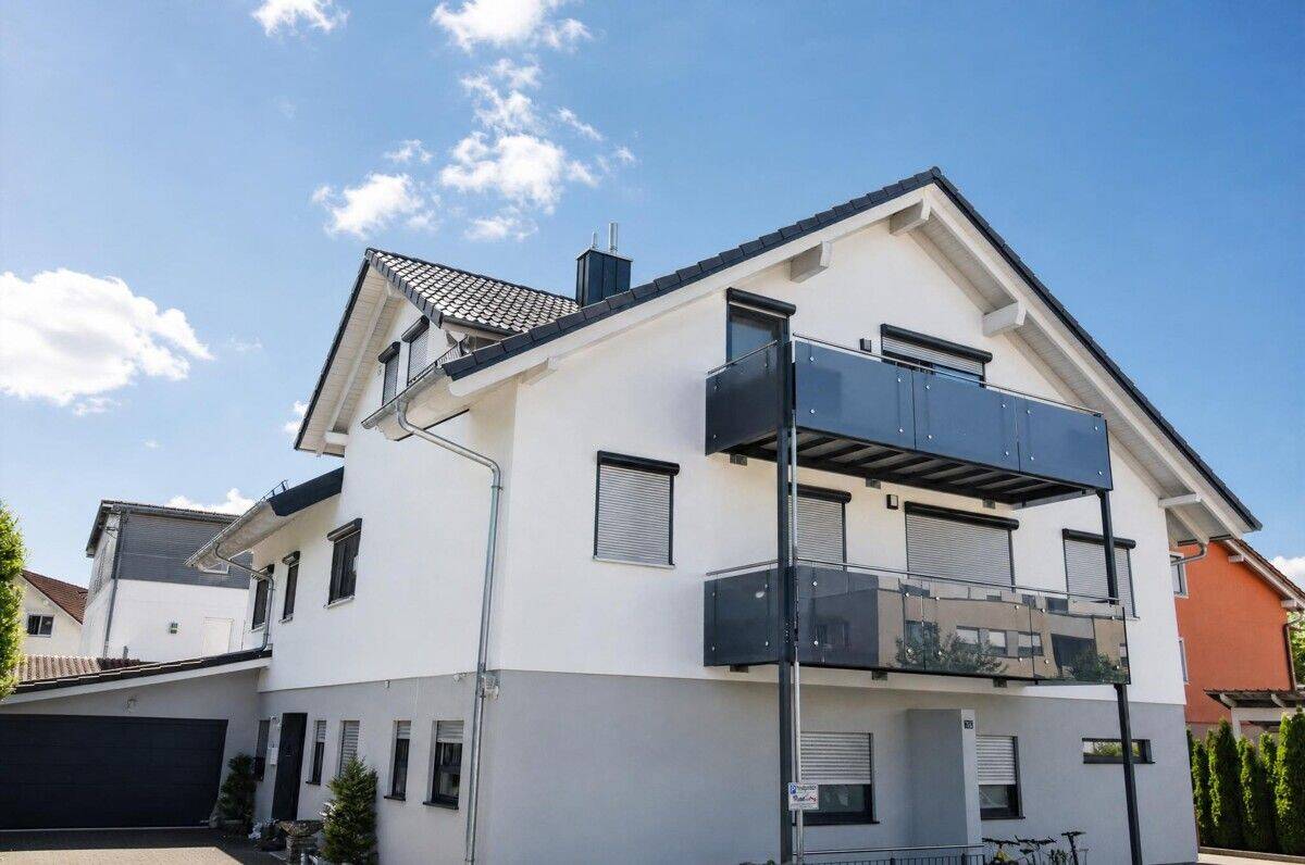 TOP moderne Dachgeschosswohnung mit Balkon – 89m² – 2 Stellplätzen, 88074 Meckenbeuren