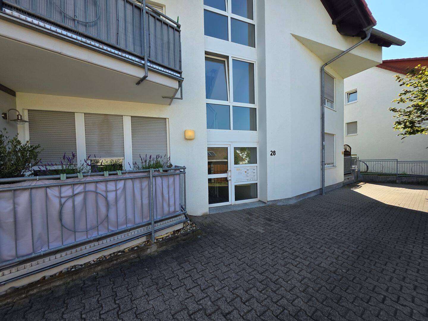 Helle Wohnung mit fußläufig guter Anbindung, West-Balkon und Tiefgaragenstellplatz, 61118 Bad Vilbel