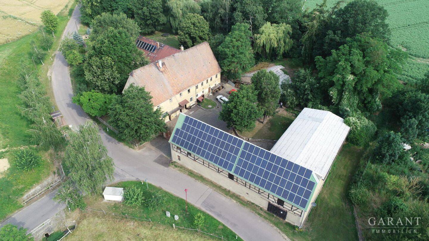 Ehemaliger 3-Seitenhof bei Leisnig – mit drei Wohneinheiten, Nebengebäude und PV-Anlage, 4703 Leisnig