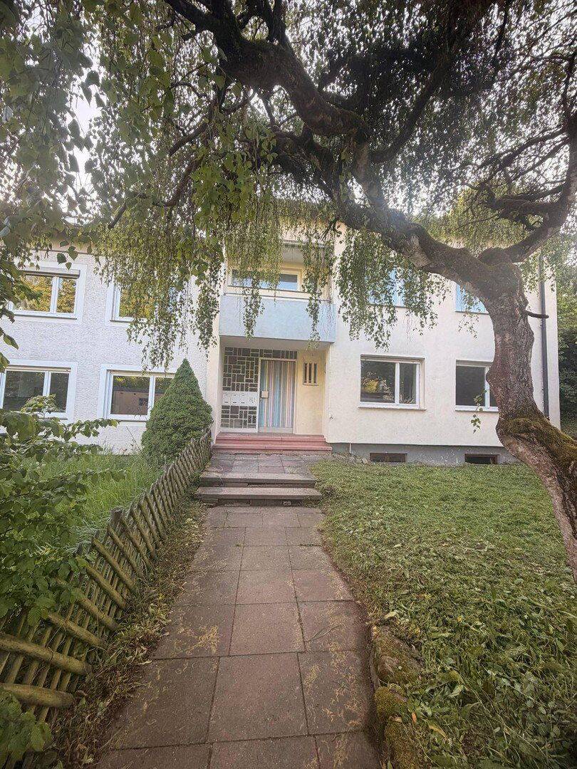 Vielseitiges Mehrfamilienhaus in Top-Lage von Stuttgart-Büsnau! Sofort bezugsfrei & provisionsfrei!, 70569 Stuttgart (Büsnau Kaltental Vaihingen)