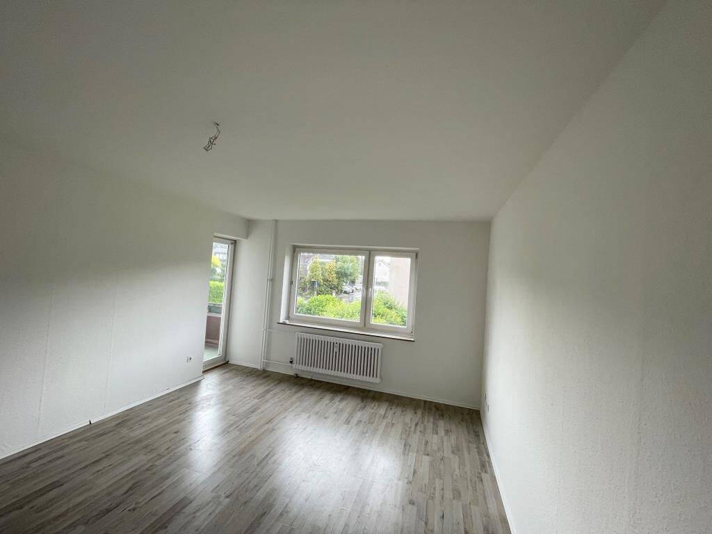 Große 3-Zimmer-Wohnung mit Balkon in Menden Platte Heide, 58708 Menden (Sauerland)