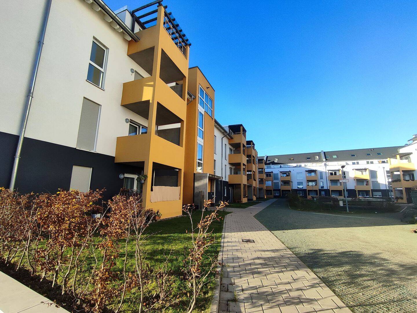 Einziehen und wohlfühlen! 2 Zimmer Wohnung mit Balkon!, 51147 Köln (Porz)