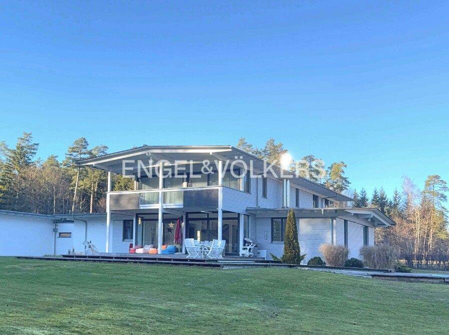 Exklusives Villenanwesen mit separatem Gästehaus auf wunderbarem Parkgrundstück, 90542 Eckental