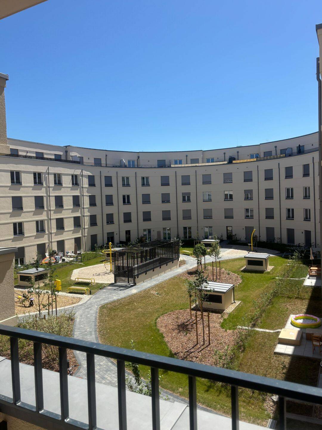 Attraktive 4-Zimmer-Wohnung mit Balkon im 2. OG in Berlin-Karlshorst, 10318 Berlin (Treptow-Köpenick)