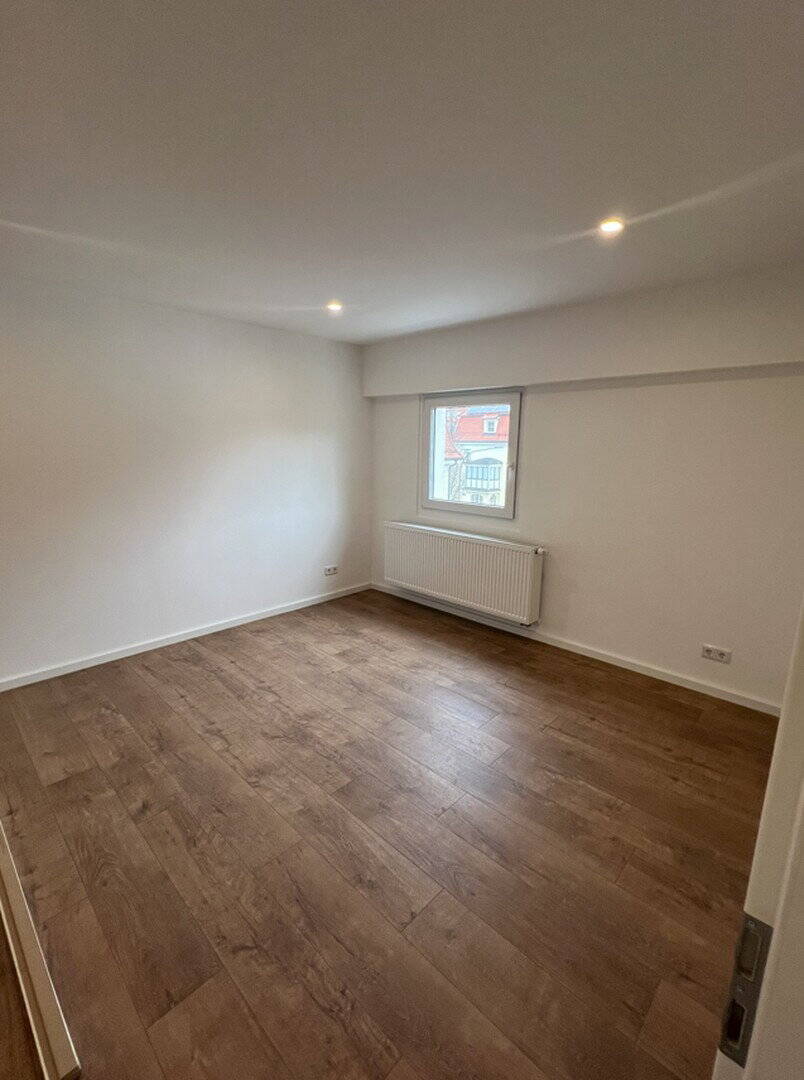 Kernsanierte 3-Zi-Wohnung mit Klimaanlage, Stellplatz & Garten, provisionsfrei, 92224 Amberg