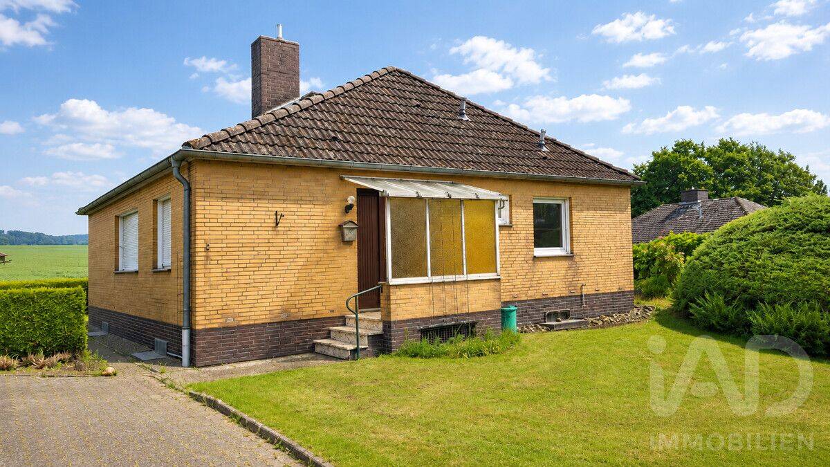 Freistehender Bungalow mit Kamin und unverbaubarem Feldblick auf großzügigem Grundstück, 38729 Lutter am Barenberge