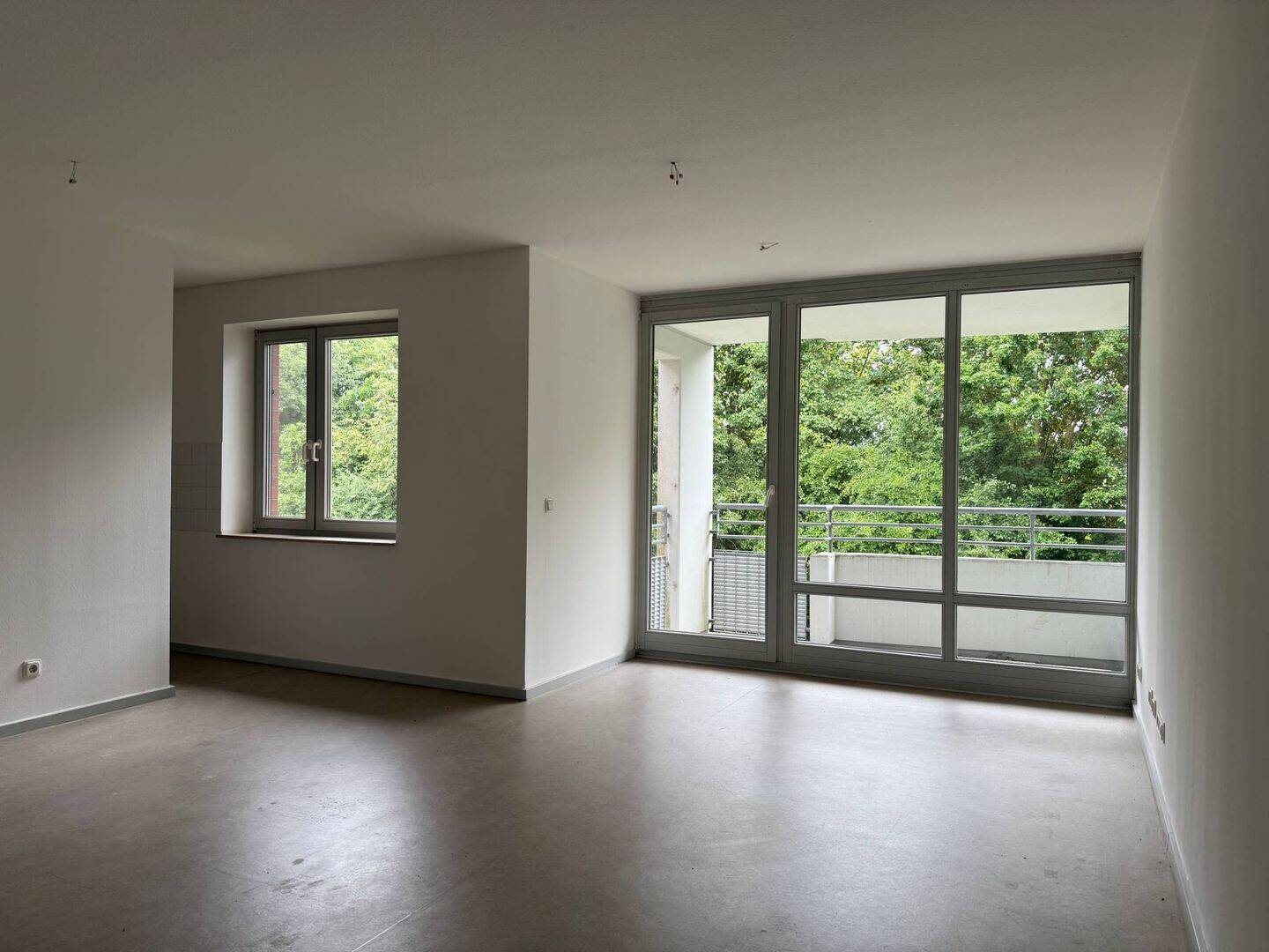 ++Ankommen und Wohlfühlen: Großzügige 2-Zimmer-Wohnung mit Badewanne & Balkon++, 16816 Neuruppin
