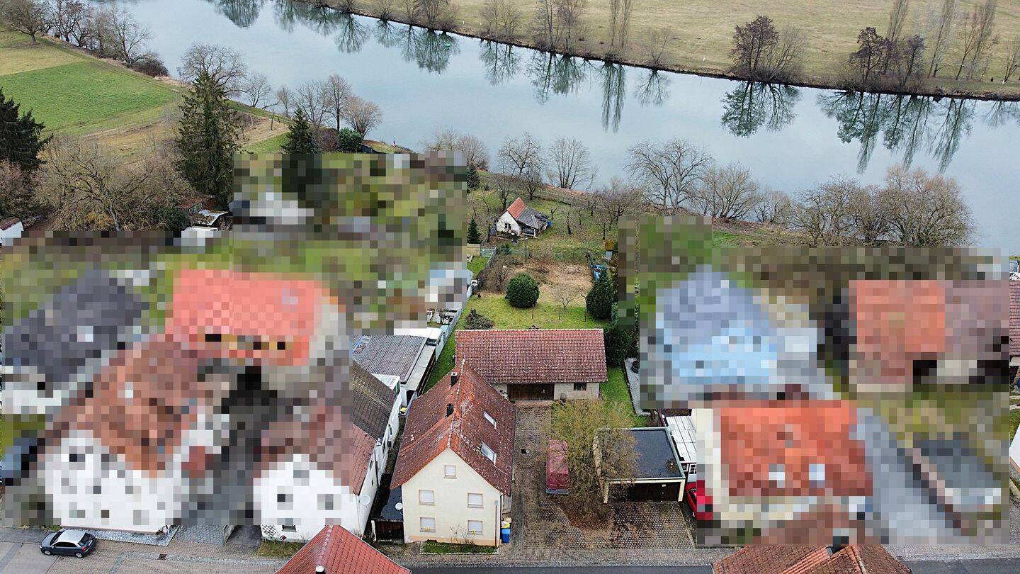 3 auf einen Streich – Ein-/Zweifamilienhaus mit 2 zusätzlichen Bauplätzen mit Neckarblick, 74831 Gundelsheim