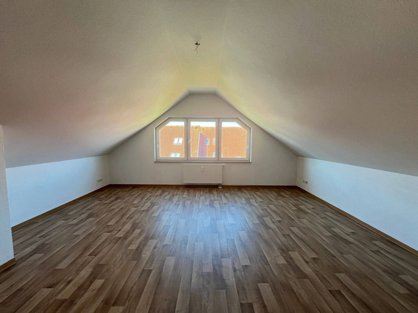 Dachgeschoss-Traum mit Einbauküche, 38820 Halberstadt