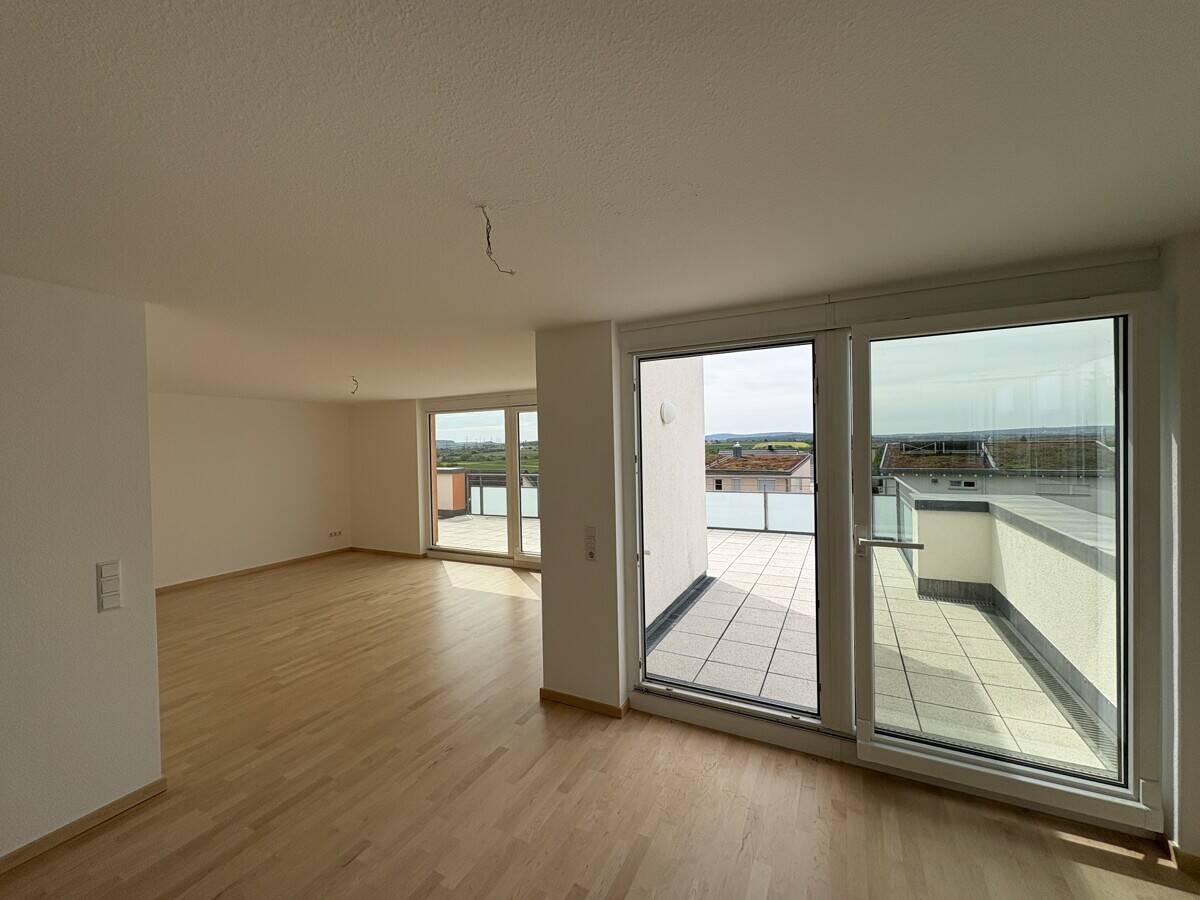 Lichtdurchflutete Penthouse Wohnung mit schöner Lage in Ludwigsburg, 71642 Ludwigsburg