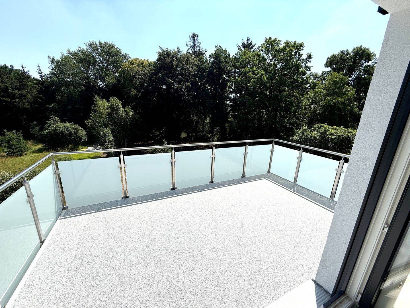 KfW 55 Energie A+ (Penthouse) Eigentumswohnung im Dachgeschoss mit XXL Balkon und Blick in die Natur – Erstbezug, provisionsfrei direkt vom Bauträger