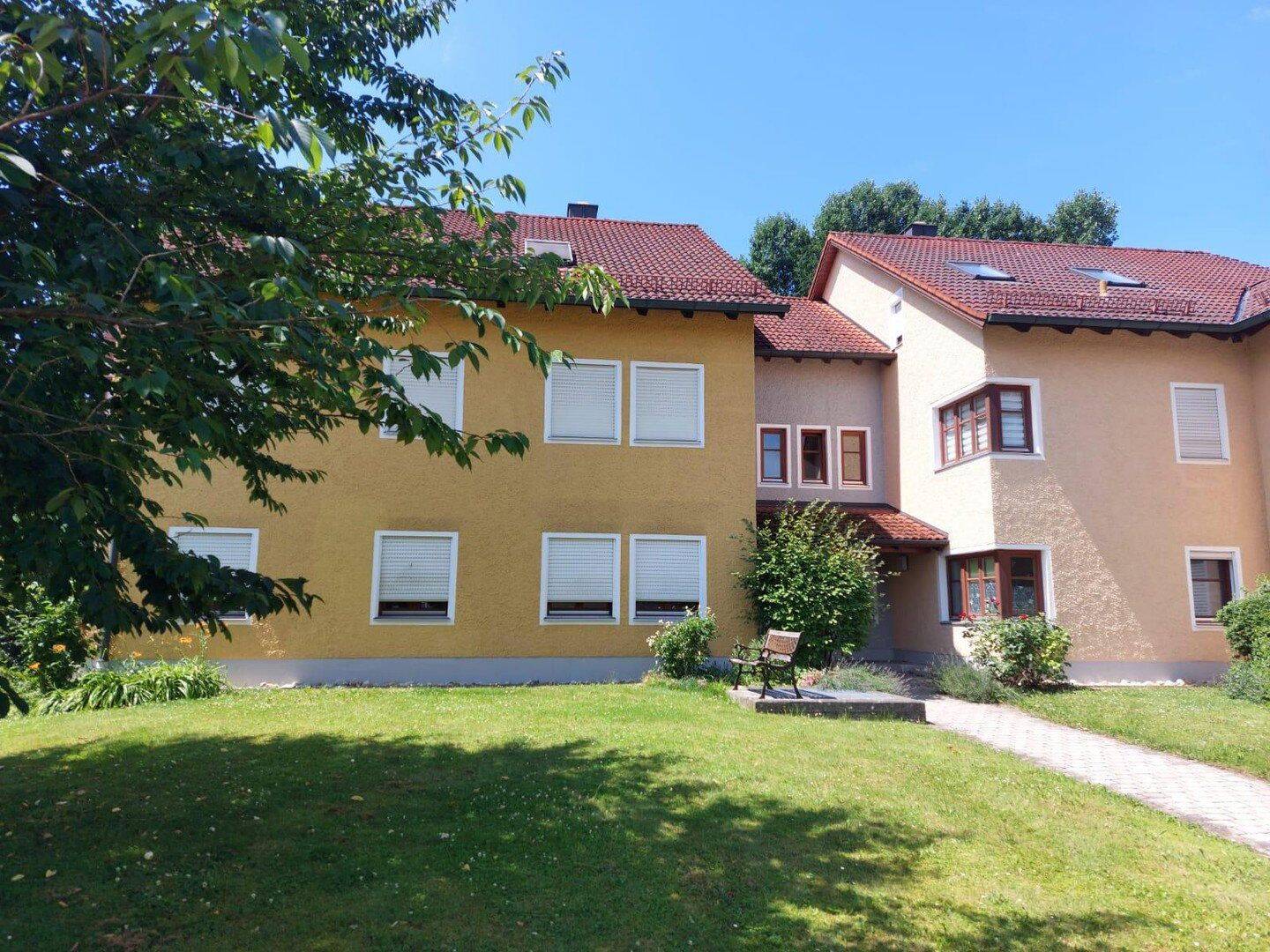 Wunderschöne Dachgeschosswohnung mit viel Platz im Herzen von Ruhstorf, 94099 Ruhstorf a.d. Rott
