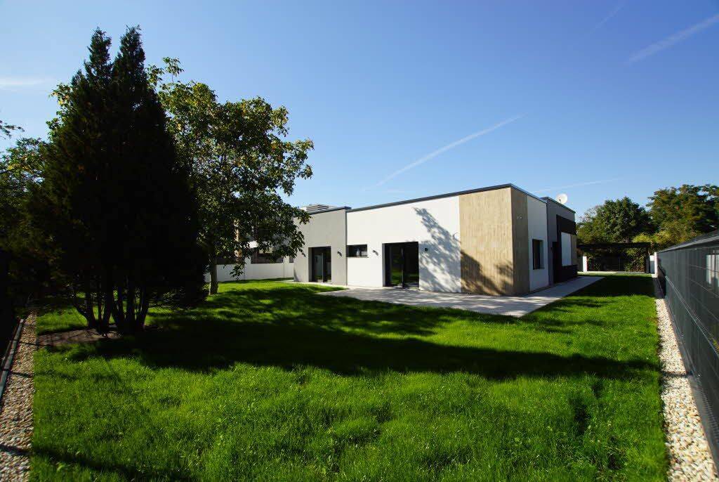Halle-Dölau: Bungalow-Neubau, 178 qm Wohnfläche, mit Vollausstattung, ruhige Randlage, 6120 Halle (Saale) (Dölau Heide Nord Heide Süd Kröllwitz Lettin)