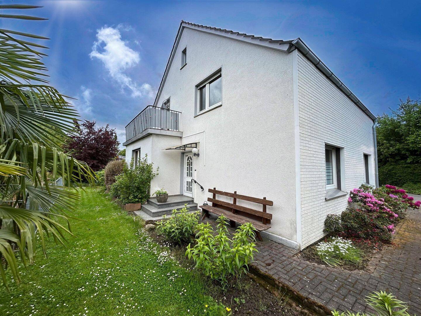 Zweifamilienhaus in Stirpe, 59597 Erwitte