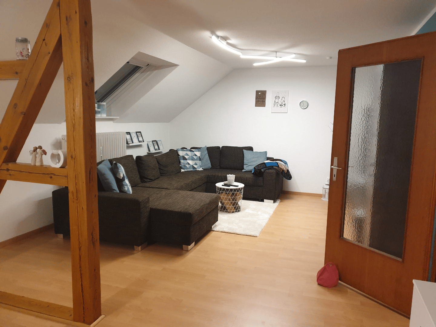 Gemütliche Dachgeschoss Wohnung mit Balkon und Einbauküche, 95473 Creußen