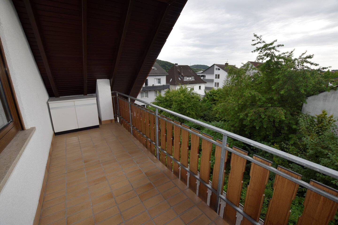 Gemütliche und großzügige 3-Zimmer-DG-Wohnung mit Balkon und PKW-Stellplatz, 63773 Goldbach